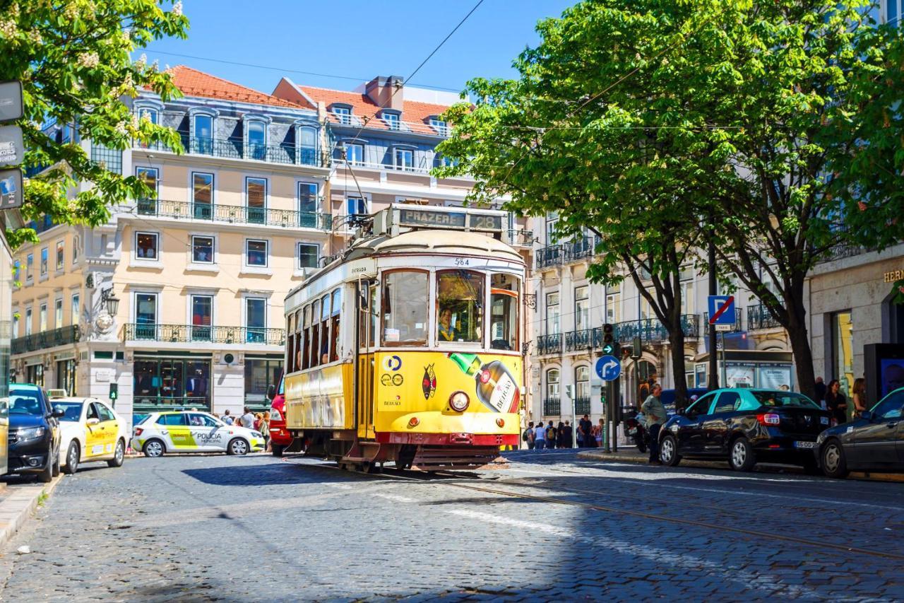 Апартаменты 2Br At Chiado Historical Heart Of Лиссабон Экстерьер фото